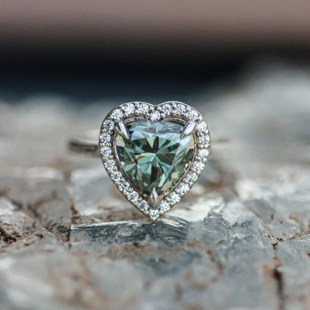 /public/photos/live/Light Green Heart Cut Moissanite Halo Engagement  Ring 611 (2).webp